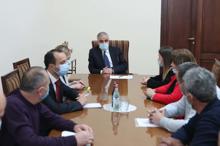 Փոխվարչապետը հանդիպել է տները կորցրած քաշաթաղցիներին, լսել ու որոշում ընդունել