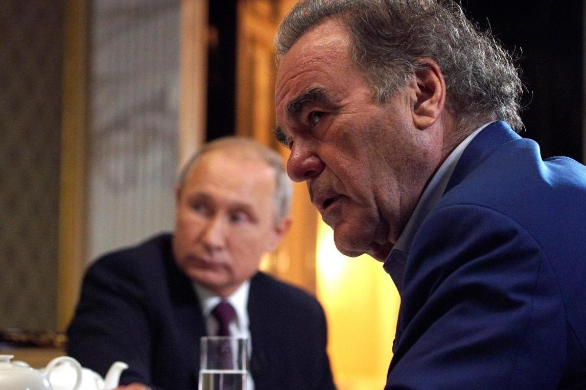Die Welt: режиссер Оливер Стоун попросил Владимира Путина… стать крестным отцом его дочери