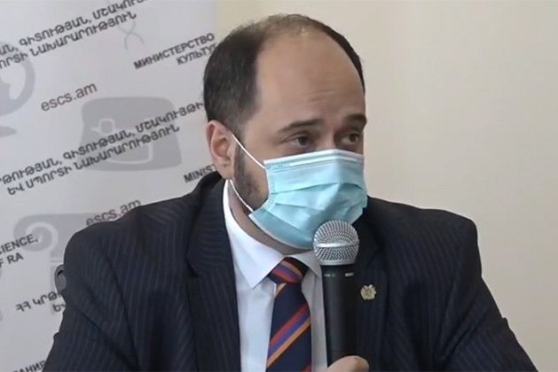 Главу Минобразования не запугать требованиями об отставке