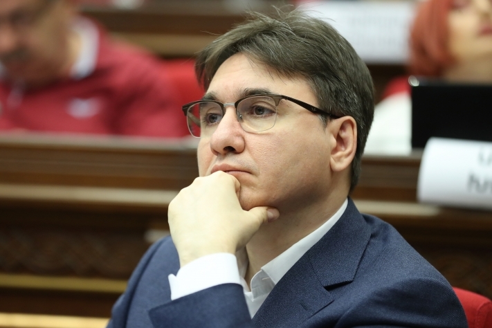 Армен Геворкян озвучил опасения по поводу возможного сокращения срока действия армянских паспортов