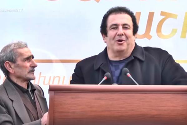 Я ничего вам не обещаю, потому что господин Мукучян запретил. Царукян