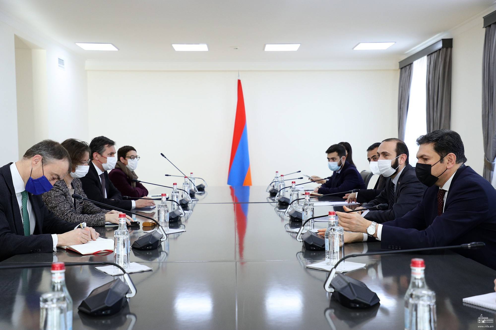 Միրզոյանն ընդունել է ԵՄ պատվիրակությանը՝ կարևորել Մինսկի խմբի մանդատի ներքո Ղարաբաղի հակամարտության կարգավորման շուրջ բանակցությունների լիարժեք վերսկսումը 