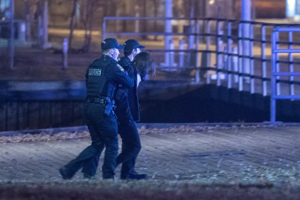 У одной из жертв нападения в Квебеке было перерезано горло