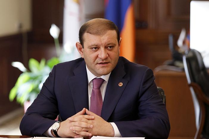 Տարոն Մարգարյանը հրաժարվում է պաշտոնից