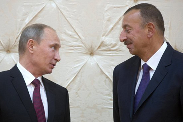 Путин и Алиев переговорили по телефону