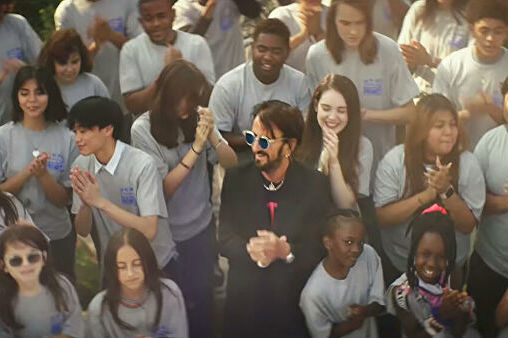 Ринго Старр представил клип на песню Let’s change the world