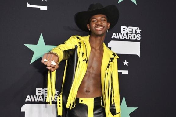 Трек рэпера Lil Nas X побил 60-летний рекорд чарта Billboard Hot 100