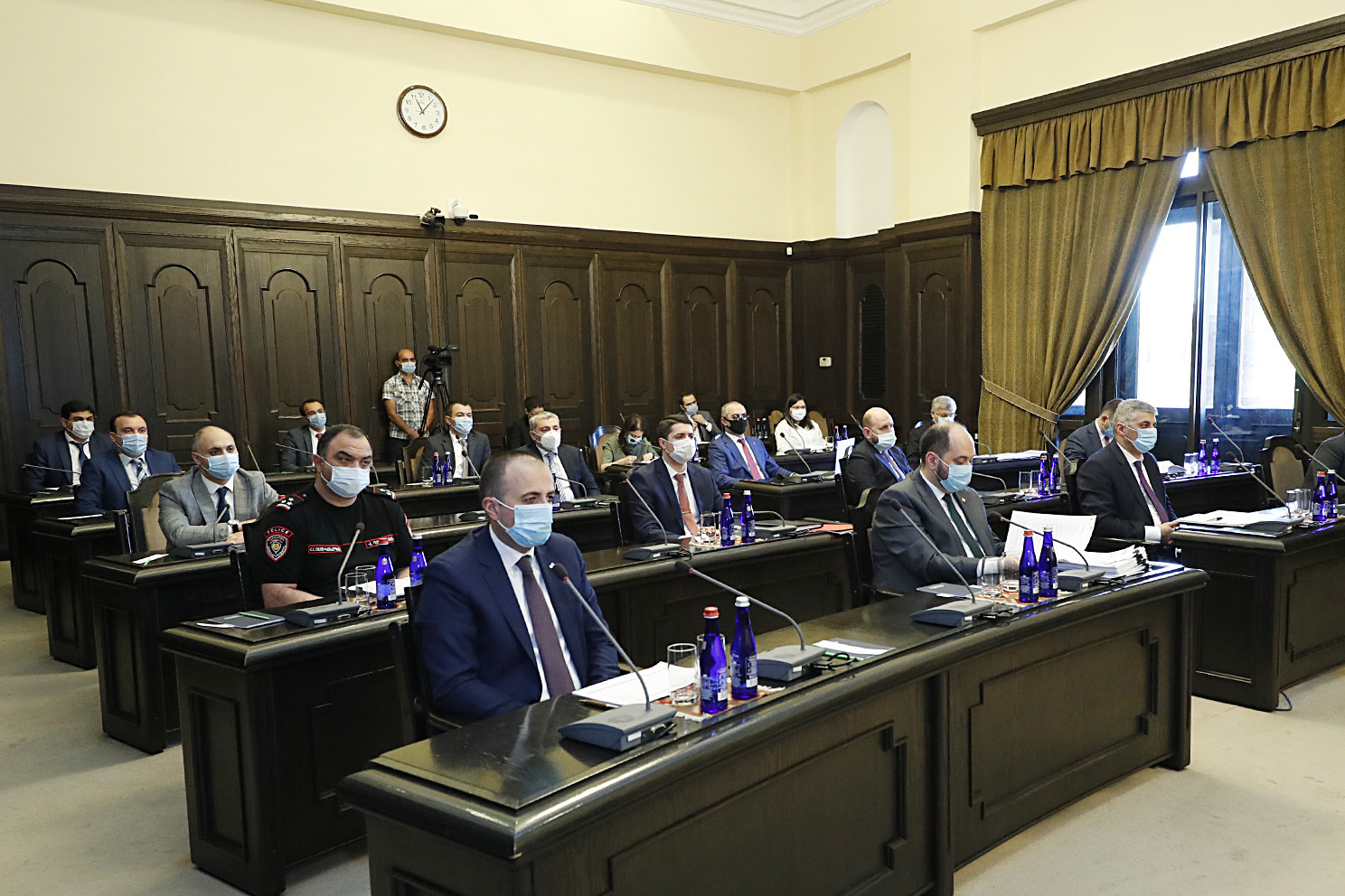 «Մենք վերադառնալու ենք մեր սովորական կյանքին». Հայաստանն արդեն իսկ բանակցում է կորոնավիրուսի հնարավոր պատվաստանյութը ձեռք բերելու համար