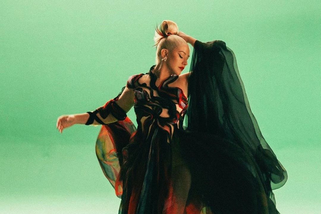 Кристина Агилера выпустила клип на песню Loyal Brave True, которая стала саундтреком к фильму «Мулан»