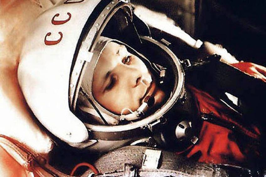 Праздник, соединяющий прошлое, настоящее и будущее людей Земли: сегодня – День авиации и космонавтики